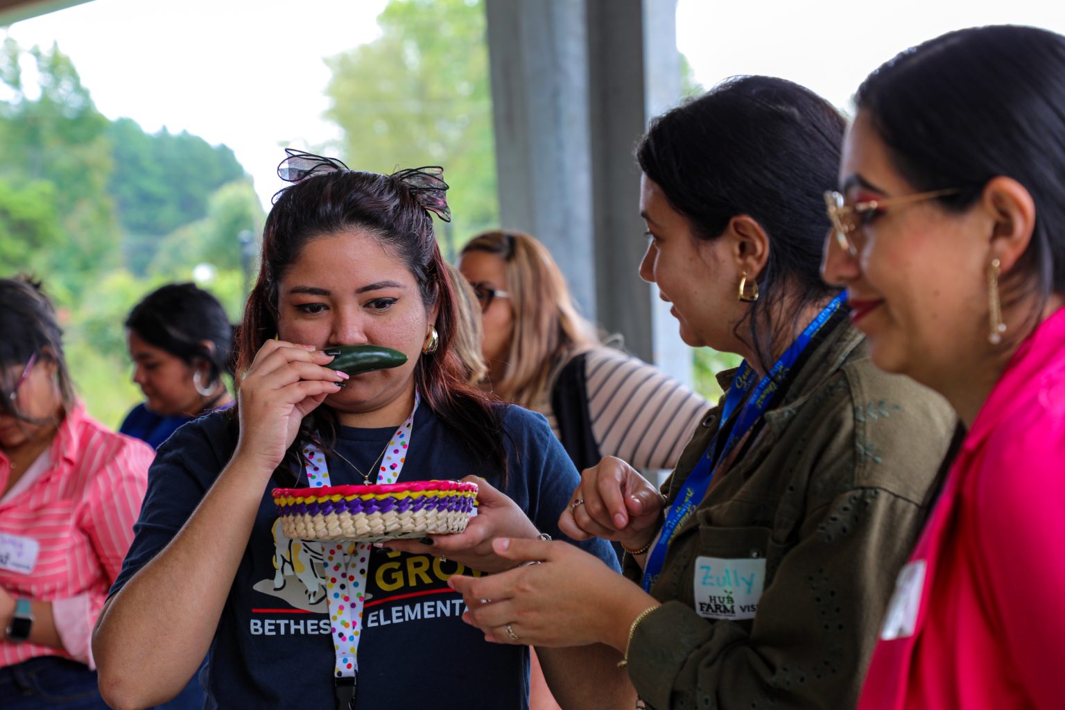 Participants smell peppers.